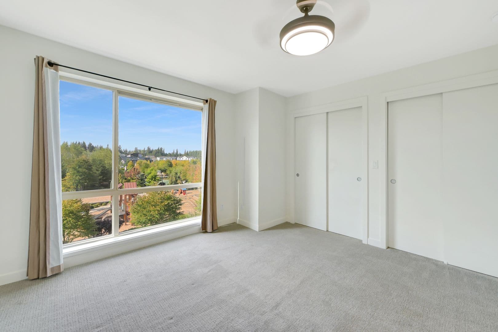 Black Diamond House: 32730 Hemlock Ave SE