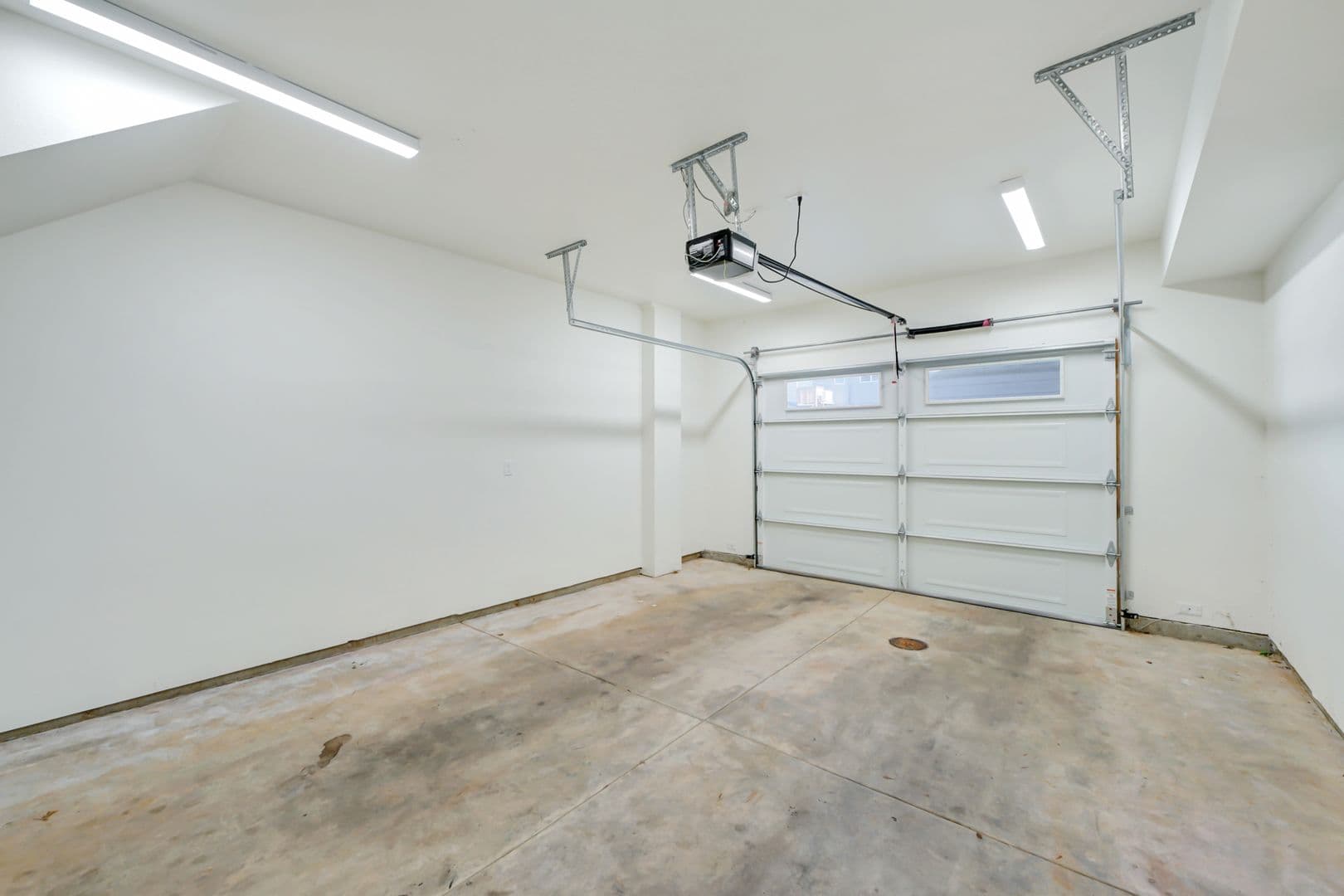 Black Diamond House: 32730 Hemlock Ave SE
