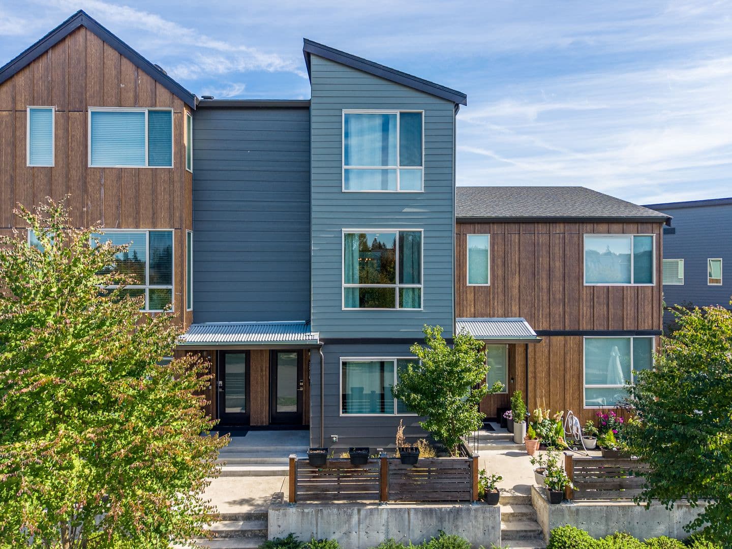 Black Diamond House: 32730 Hemlock Ave SE