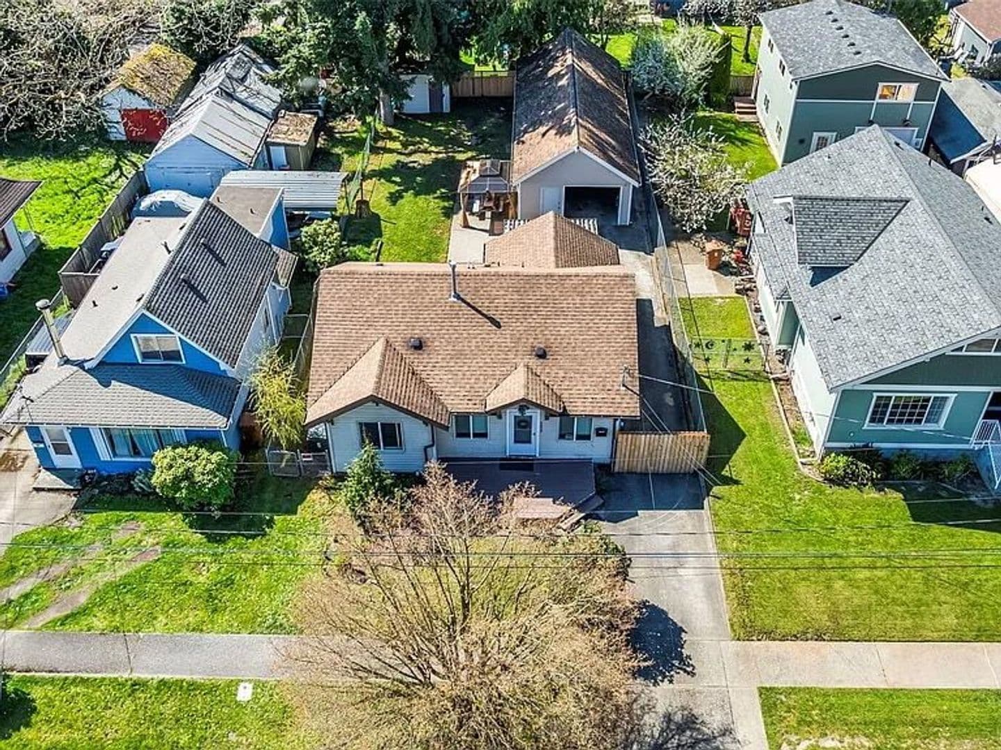 Tacoma House: 5436 S Thompson Avenue