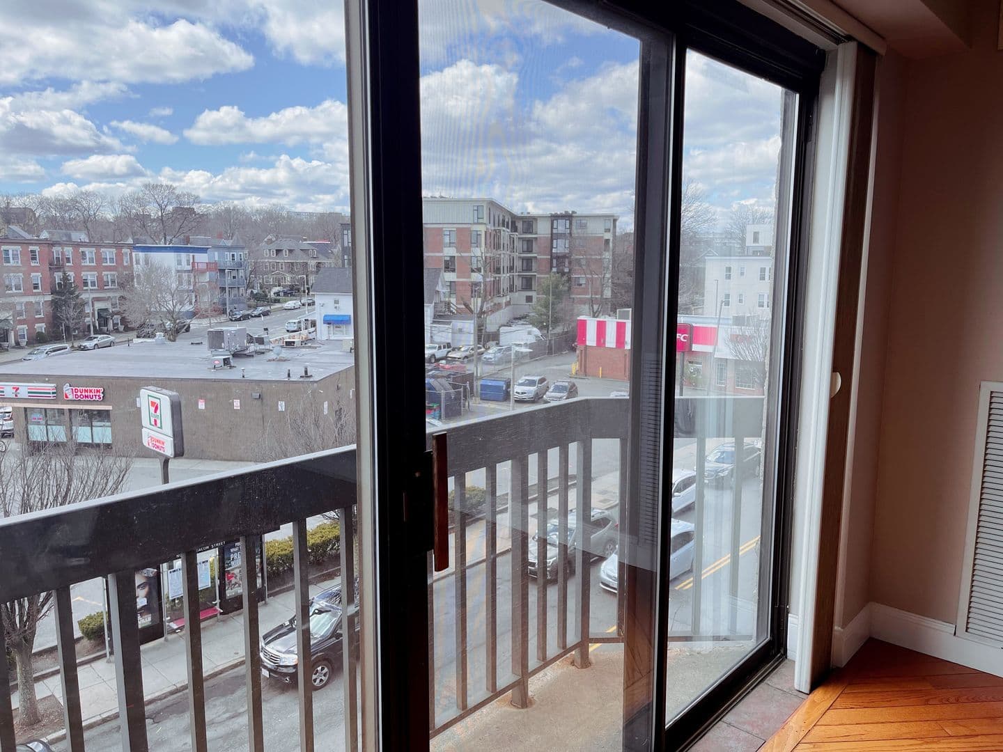 Allston House: 15 North Beacon St #417