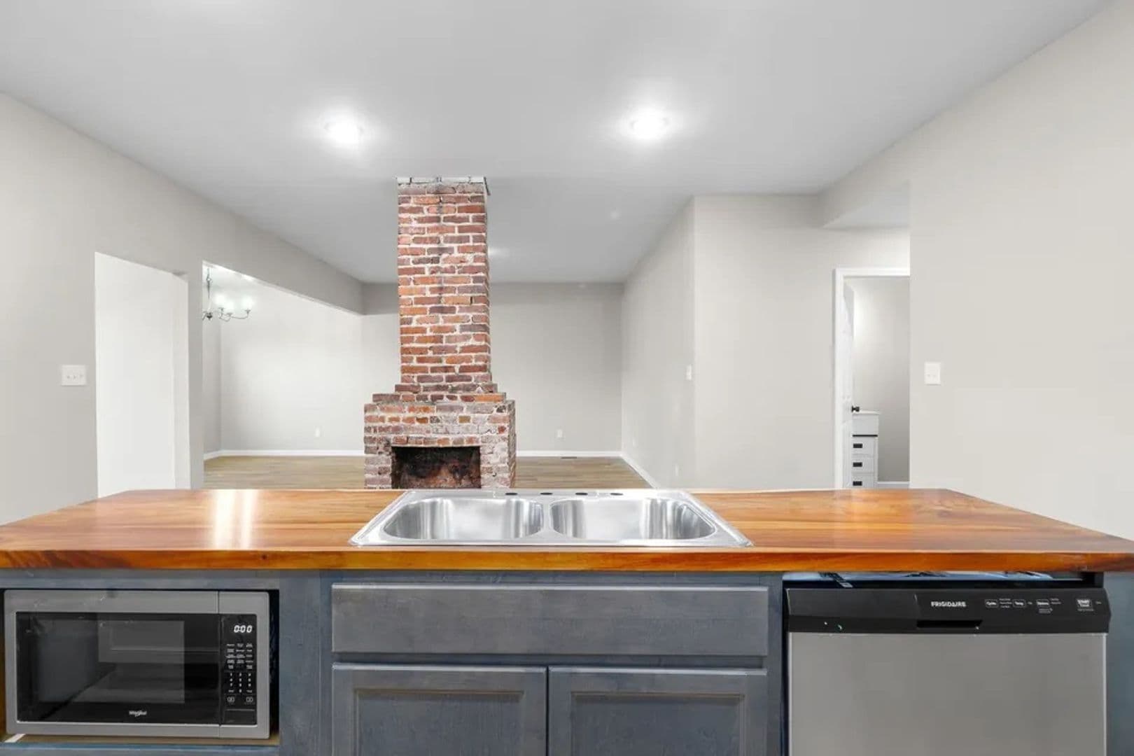 Clarkesville House: 828 Gracey Avenue