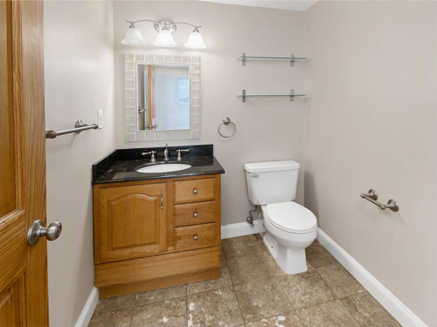 Allston House: 15 North Beacon St #417