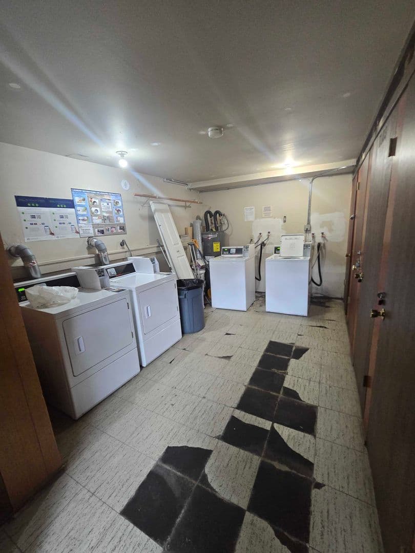 Burien House: 240 S 152nd St Apt 118