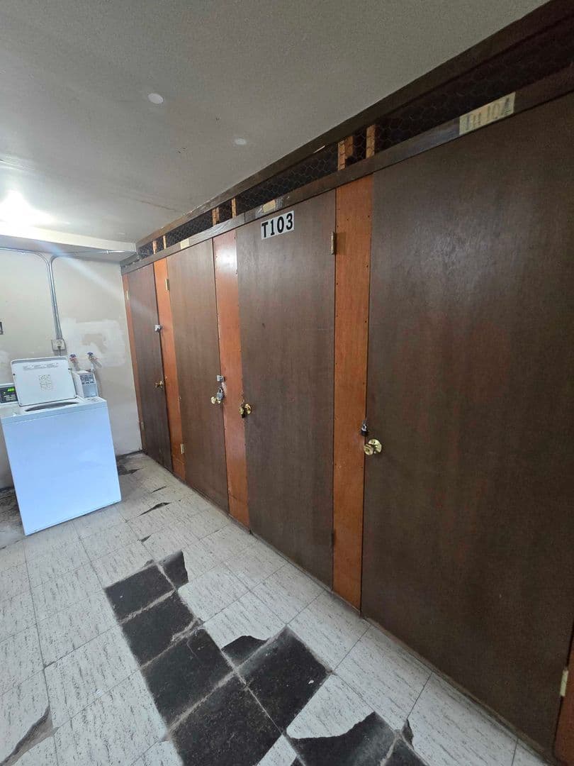 Burien House: 240 S 152nd St Apt 118