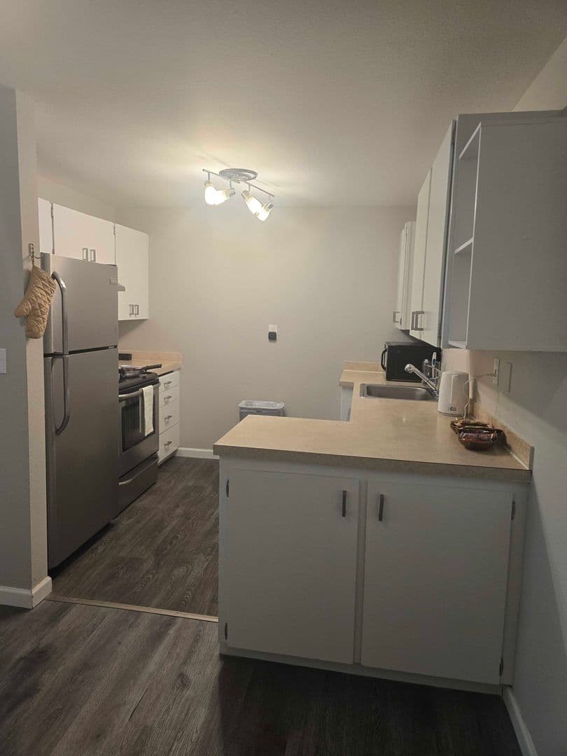 Burien House: 240 S 152nd St Apt 118