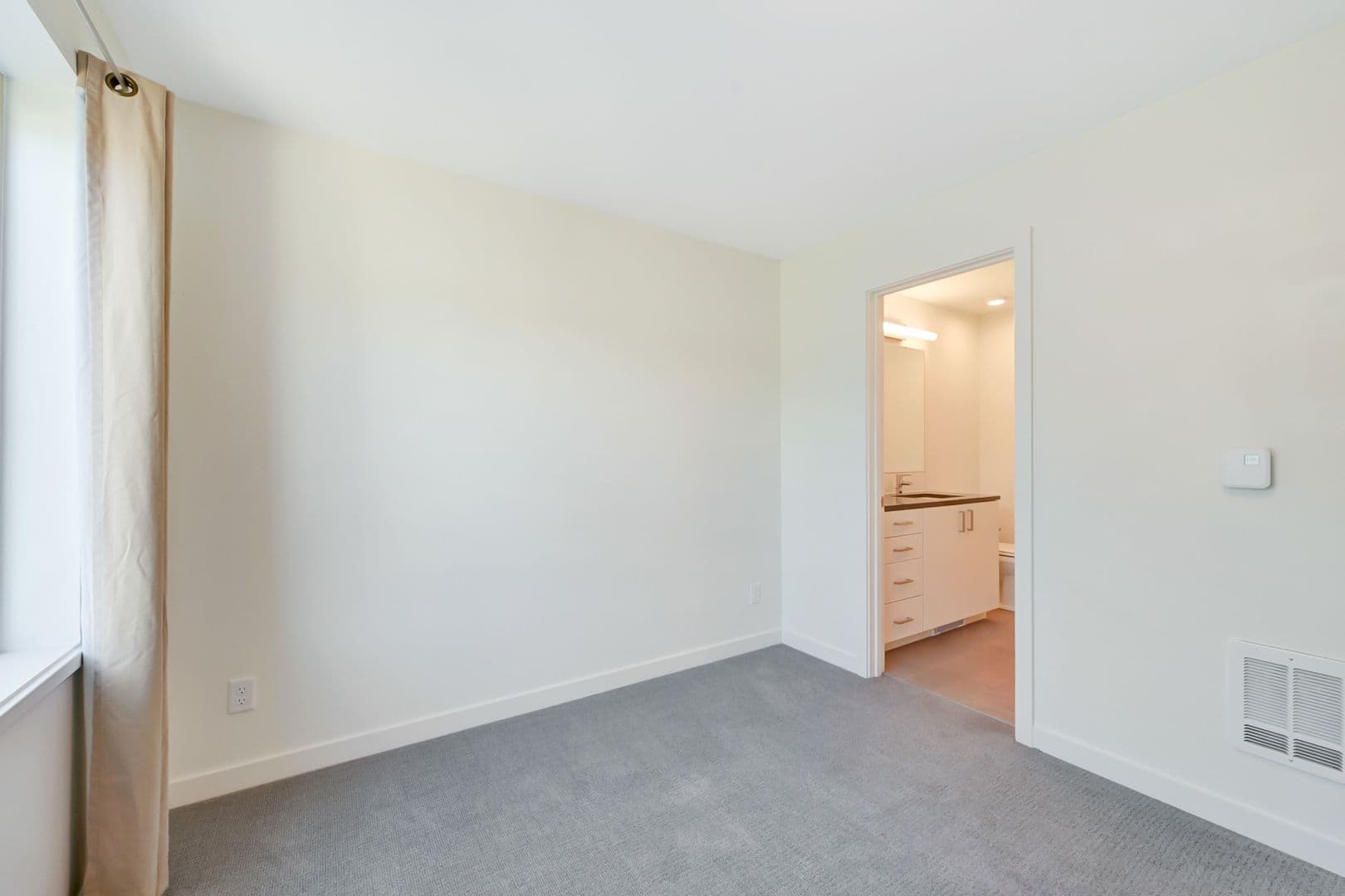 Black Diamond House: 32730 Hemlock Ave SE