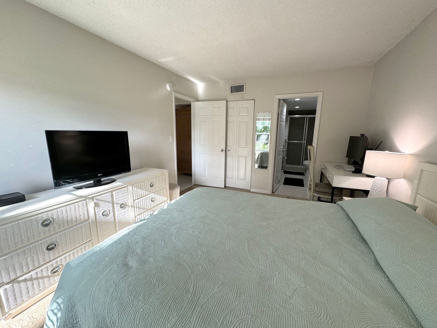 Boca Raton Condo: 450 NW 20TH ST
