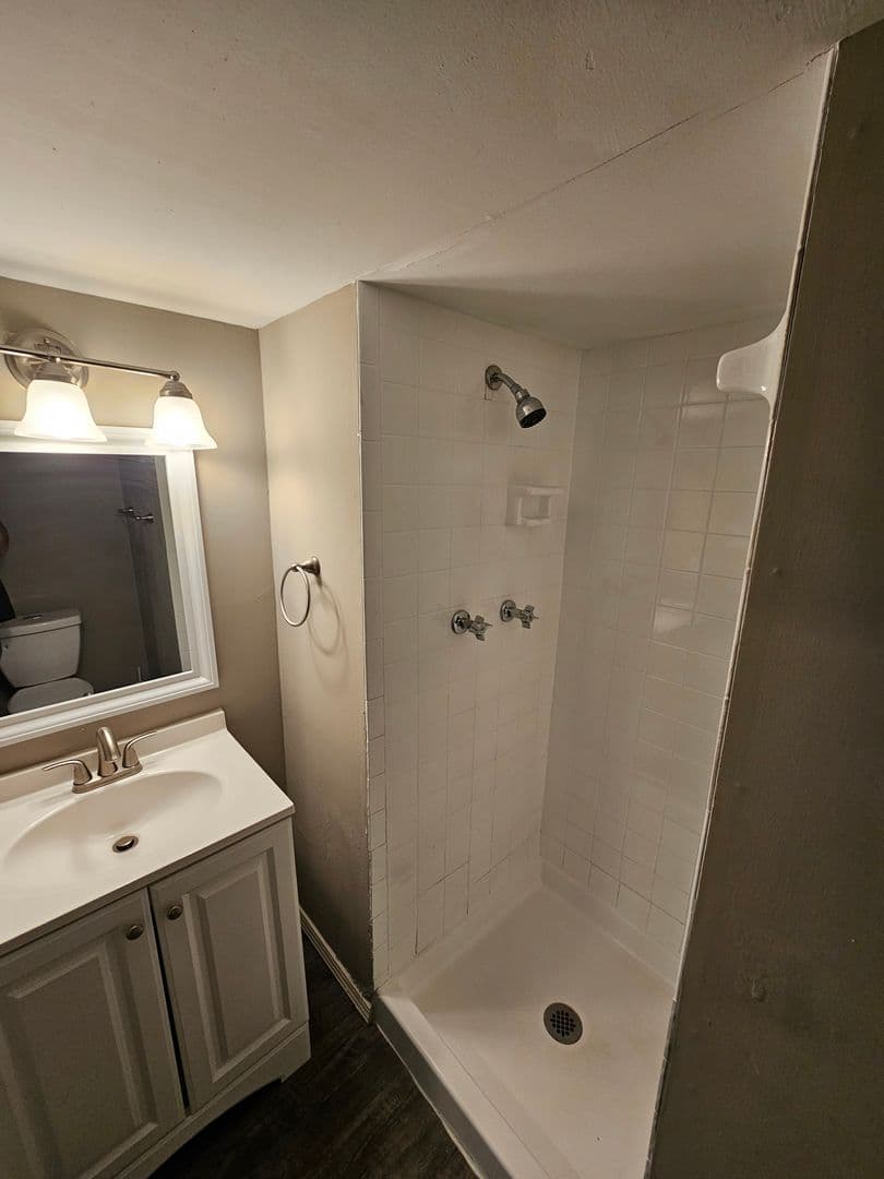 Grandview House: 7601 East 119th Street