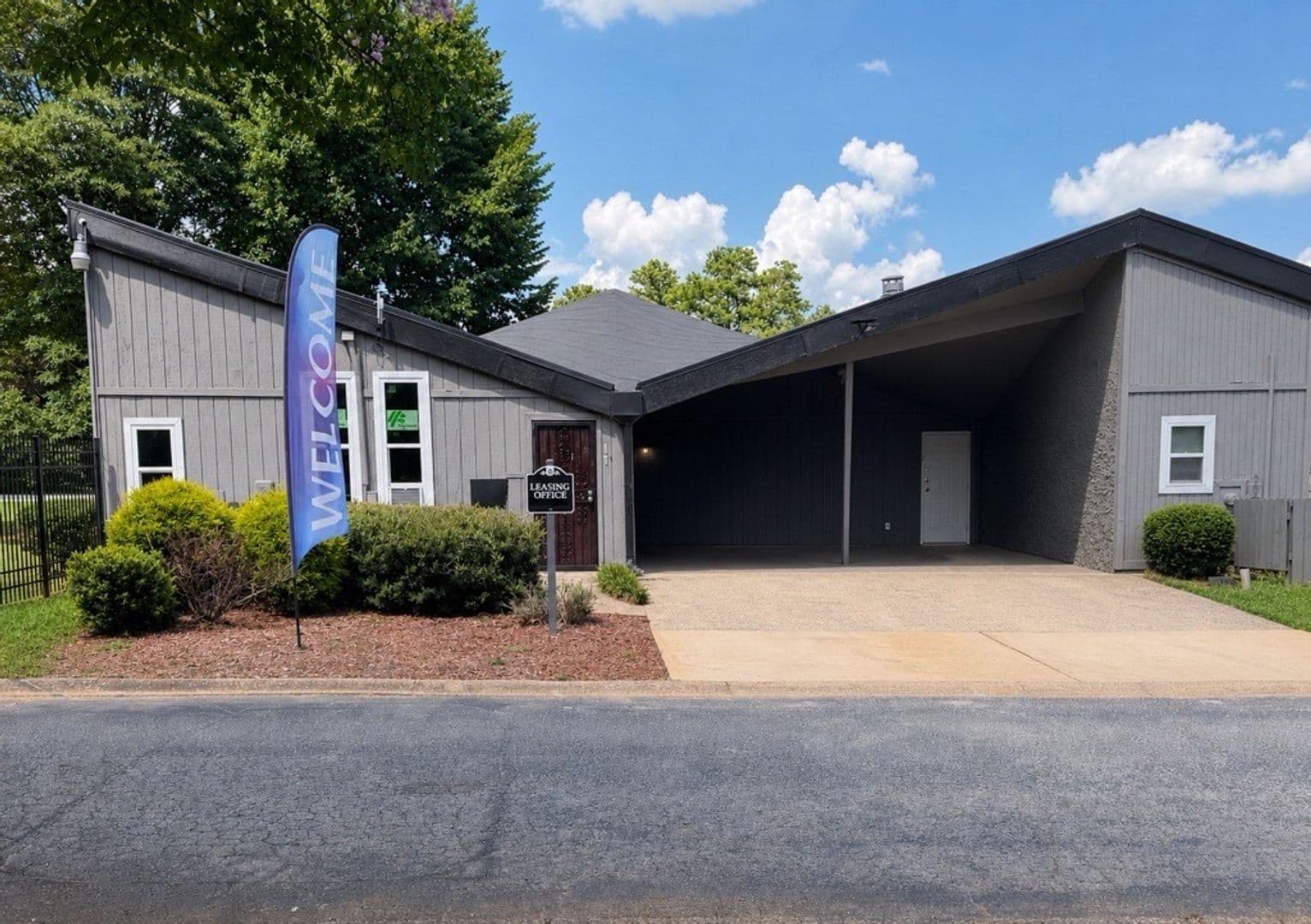 Atlanta Apartment: 1400 Flat Shoals Rd