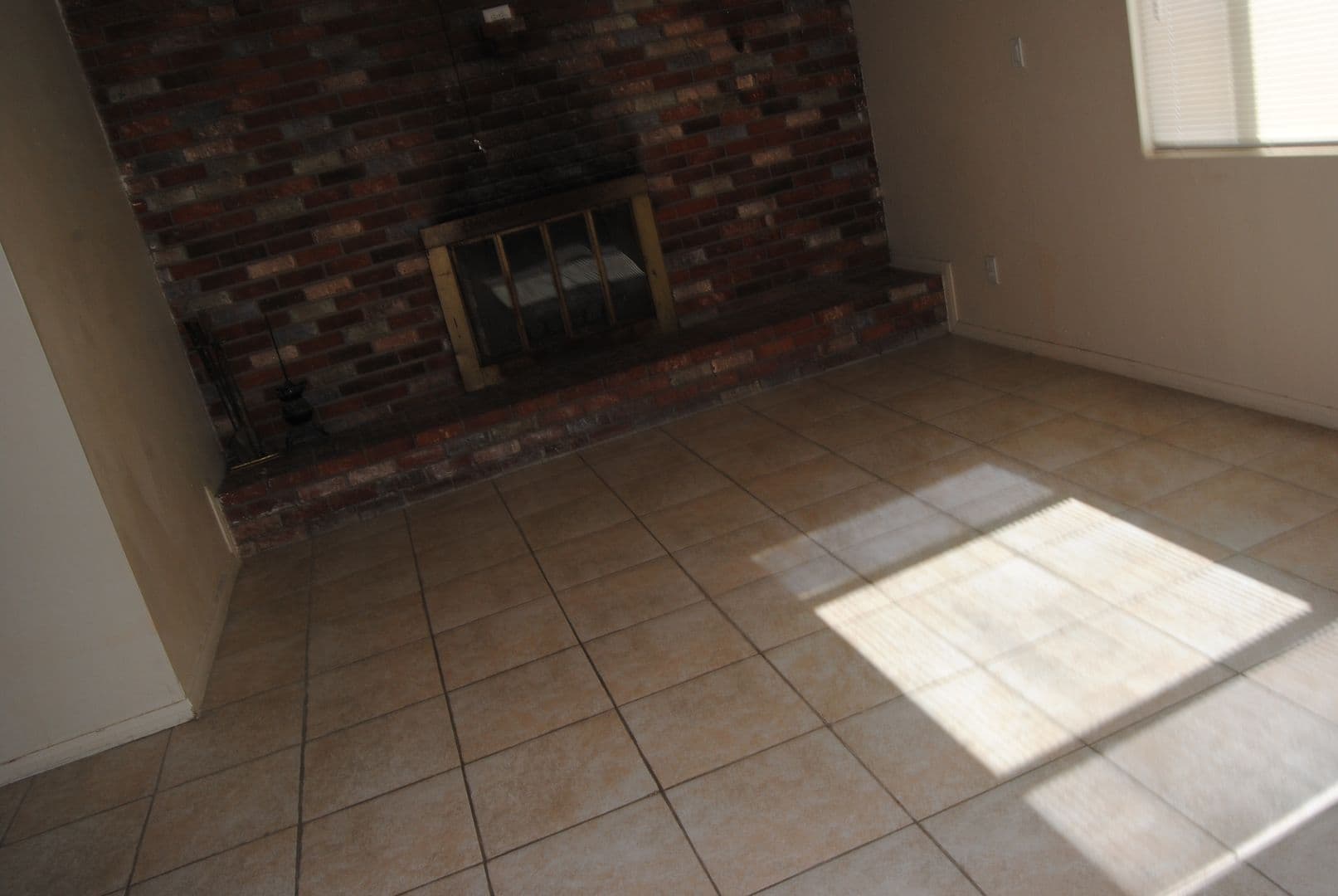 BAKERSFIELD House: 3900 MARILYN PLACE
