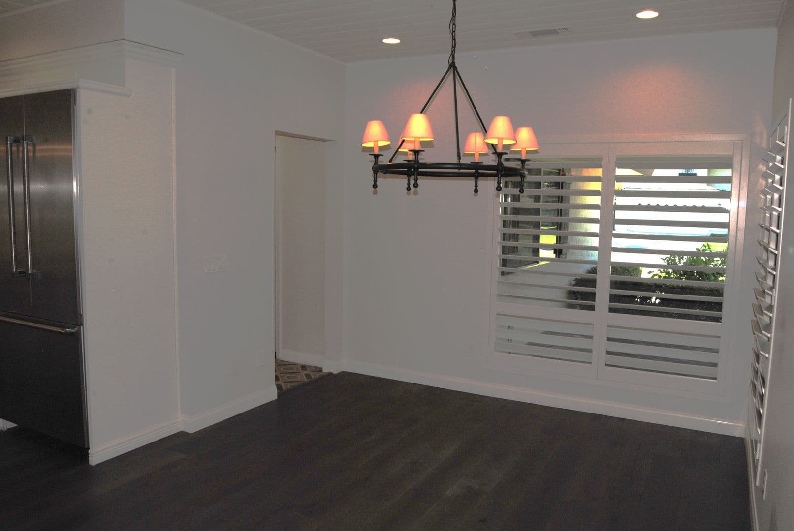 BAKERSFIELD House: 7112 DARRIN AVENUE
