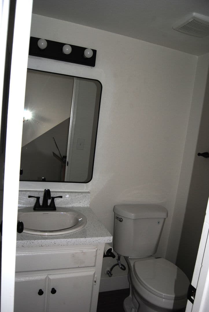 BAKERSFIELD Apartment: 3608 PANAMA LANE #A-E