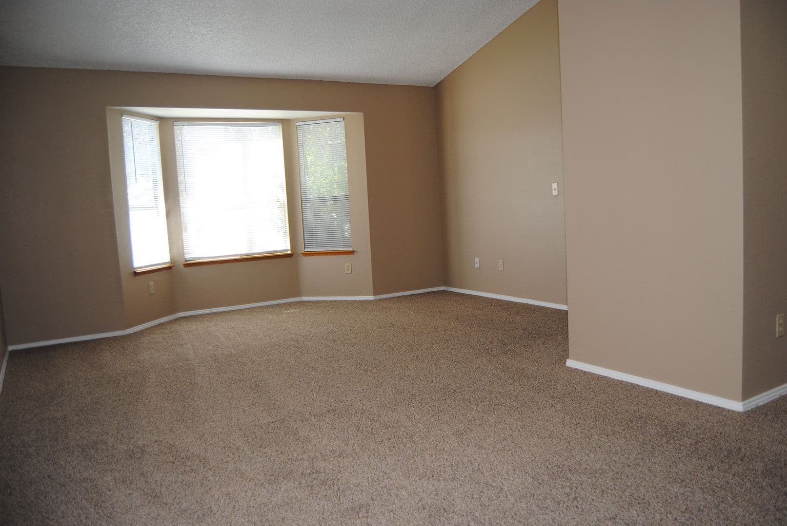 BAKERSFIELD House: 9400 HUNTSMAN OAK CT.
