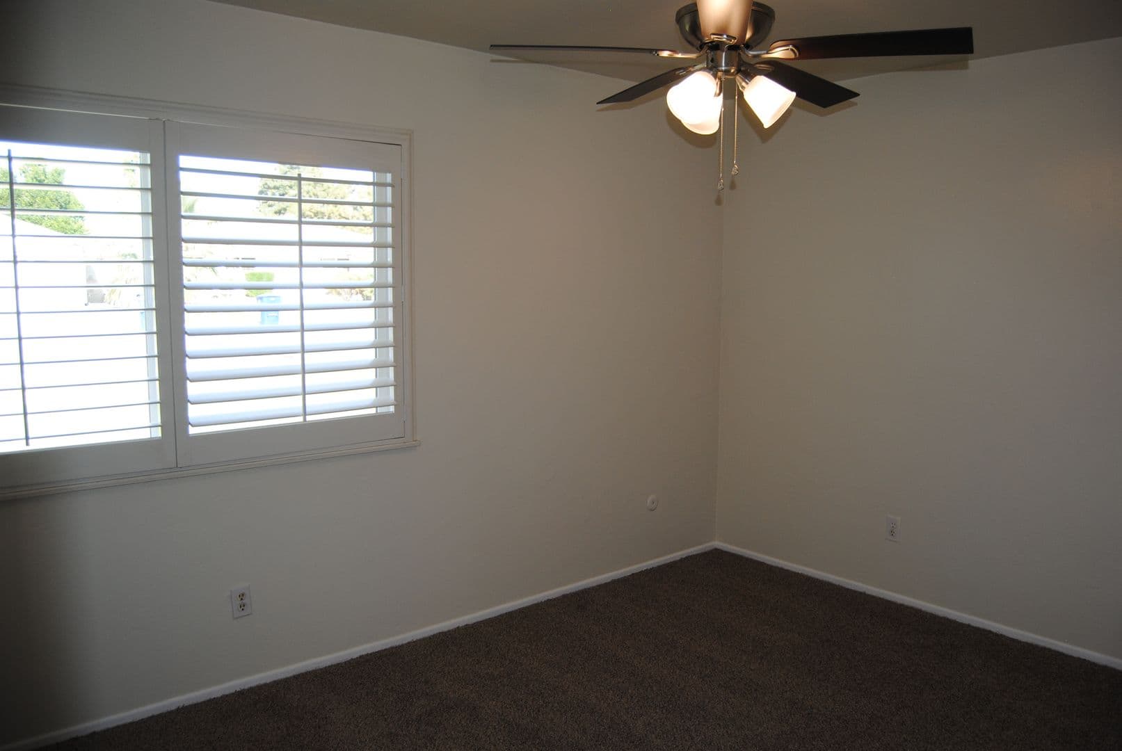 BAKERSFIELD House: 500 PLATO CT.