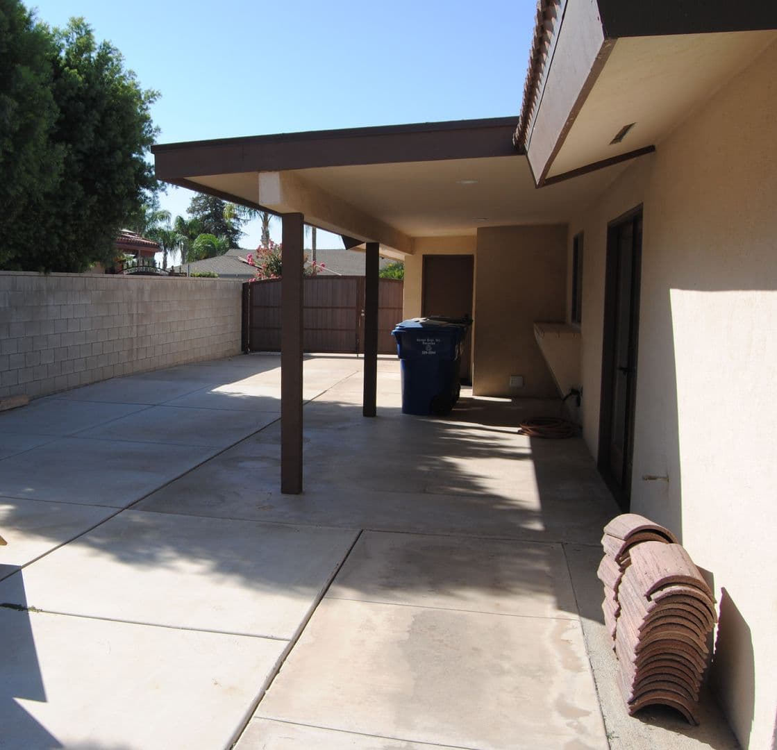 BAKERSFIELD House: 7112 DARRIN AVENUE