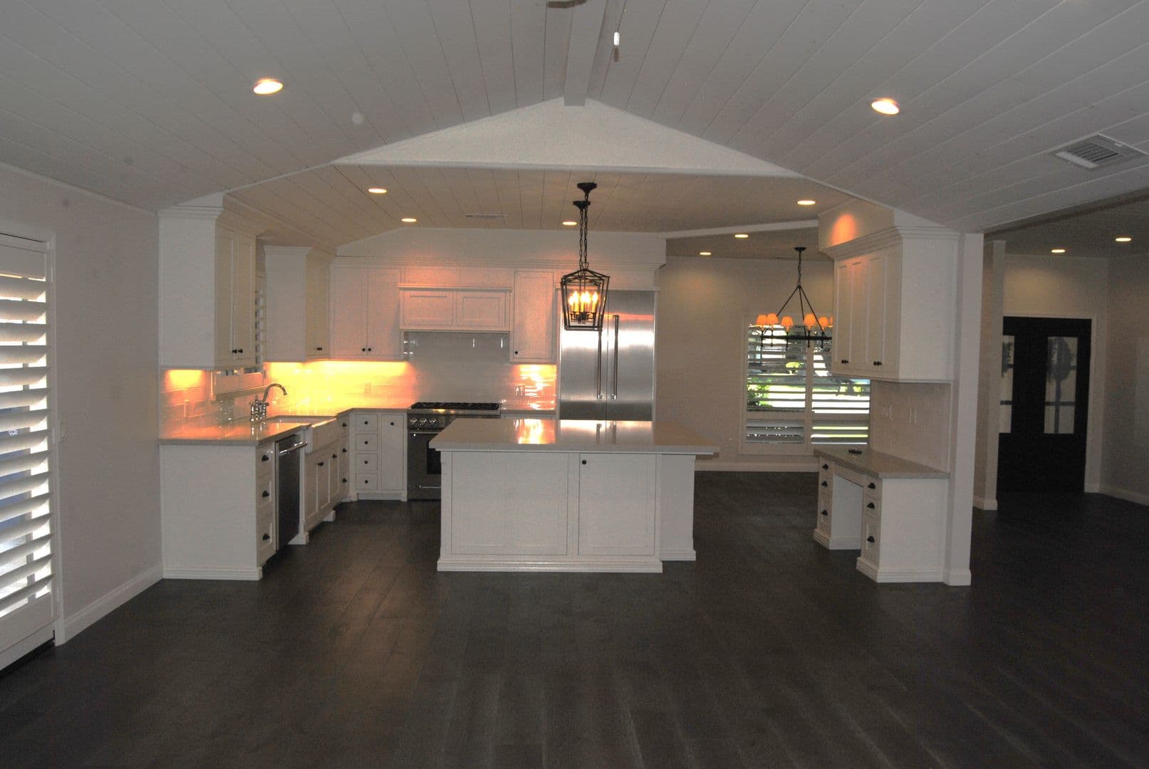 BAKERSFIELD House: 7112 DARRIN AVENUE