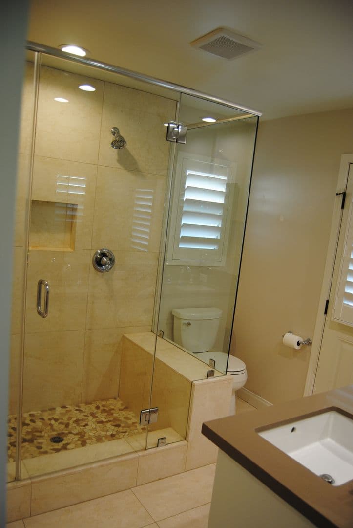 BAKERSFIELD House: 7112 DARRIN AVENUE