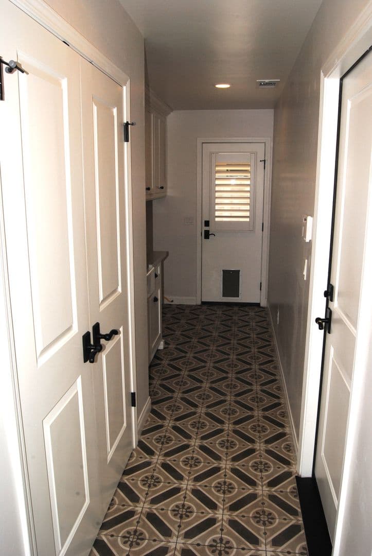 BAKERSFIELD House: 7112 DARRIN AVENUE