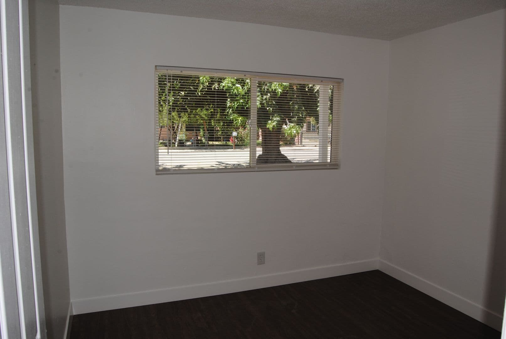 BAKERSFIELD House: 5812 CLAYTON ST.