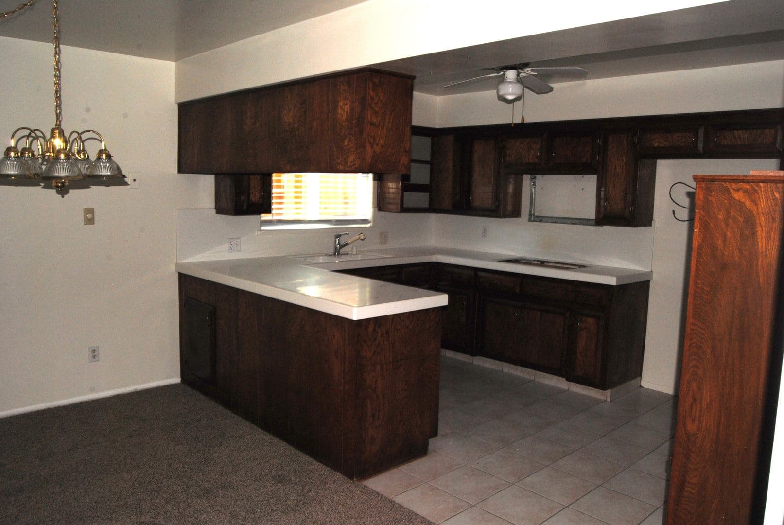 BAKERSFIELD House: 500 PLATO CT.
