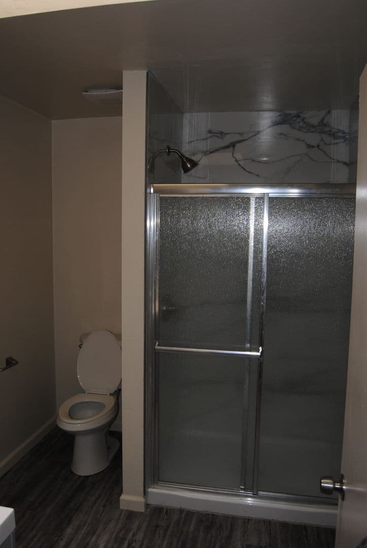 BAKERSFIELD Apartment: 7605 QUAILWOOD DR. #A-D
