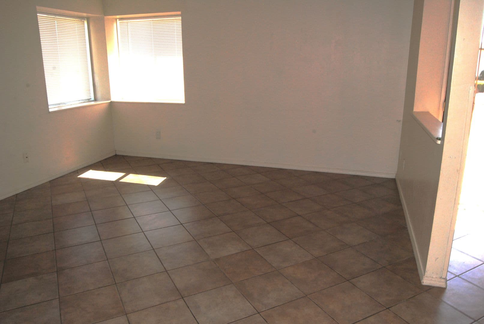 BAKERSFIELD House: 3900 MARILYN PLACE