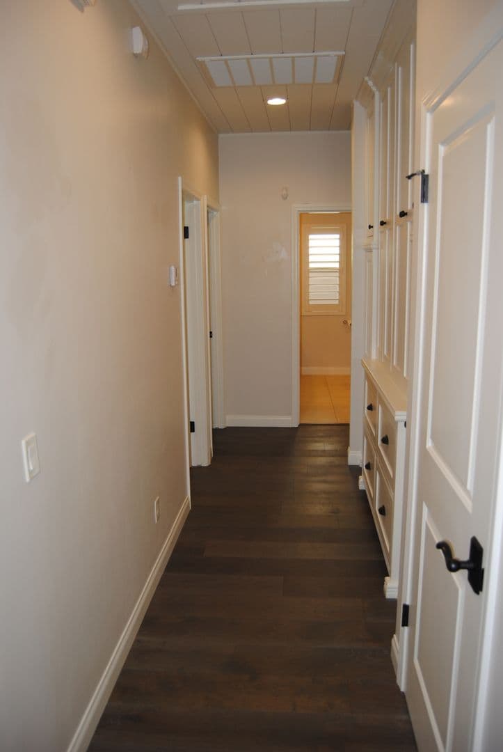 BAKERSFIELD House: 7112 DARRIN AVENUE