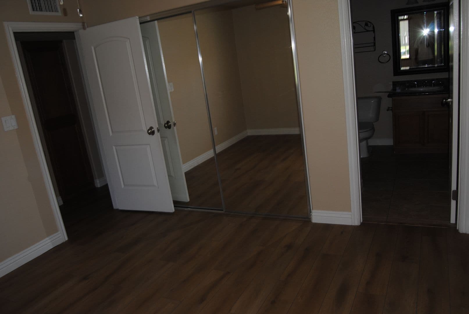 BAKERSFIELD Condo: 3700 Q ST. APT#111