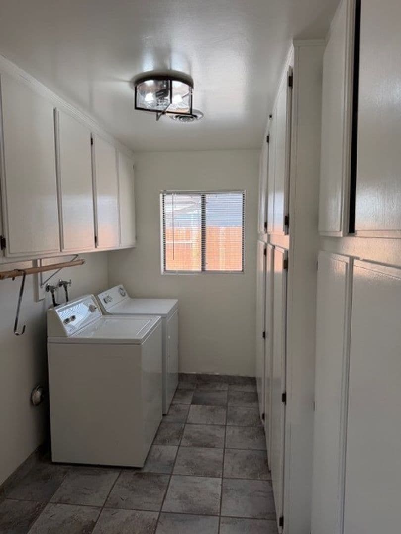 BAKERSFIELD House: 8908 THURBER LANE