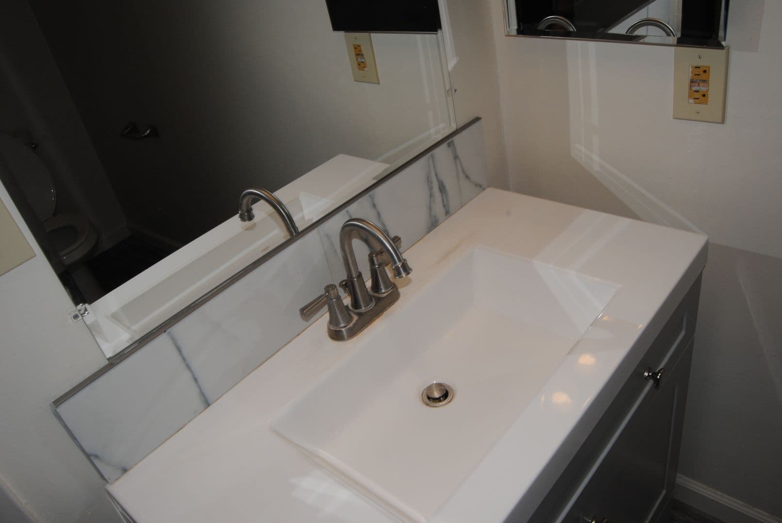 BAKERSFIELD Apartment: 7605 QUAILWOOD DR. #A-D