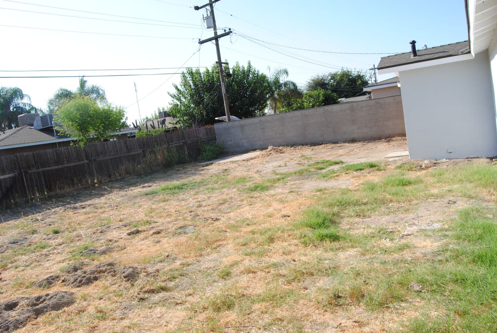 BAKERSFIELD House: 5812 CLAYTON ST.