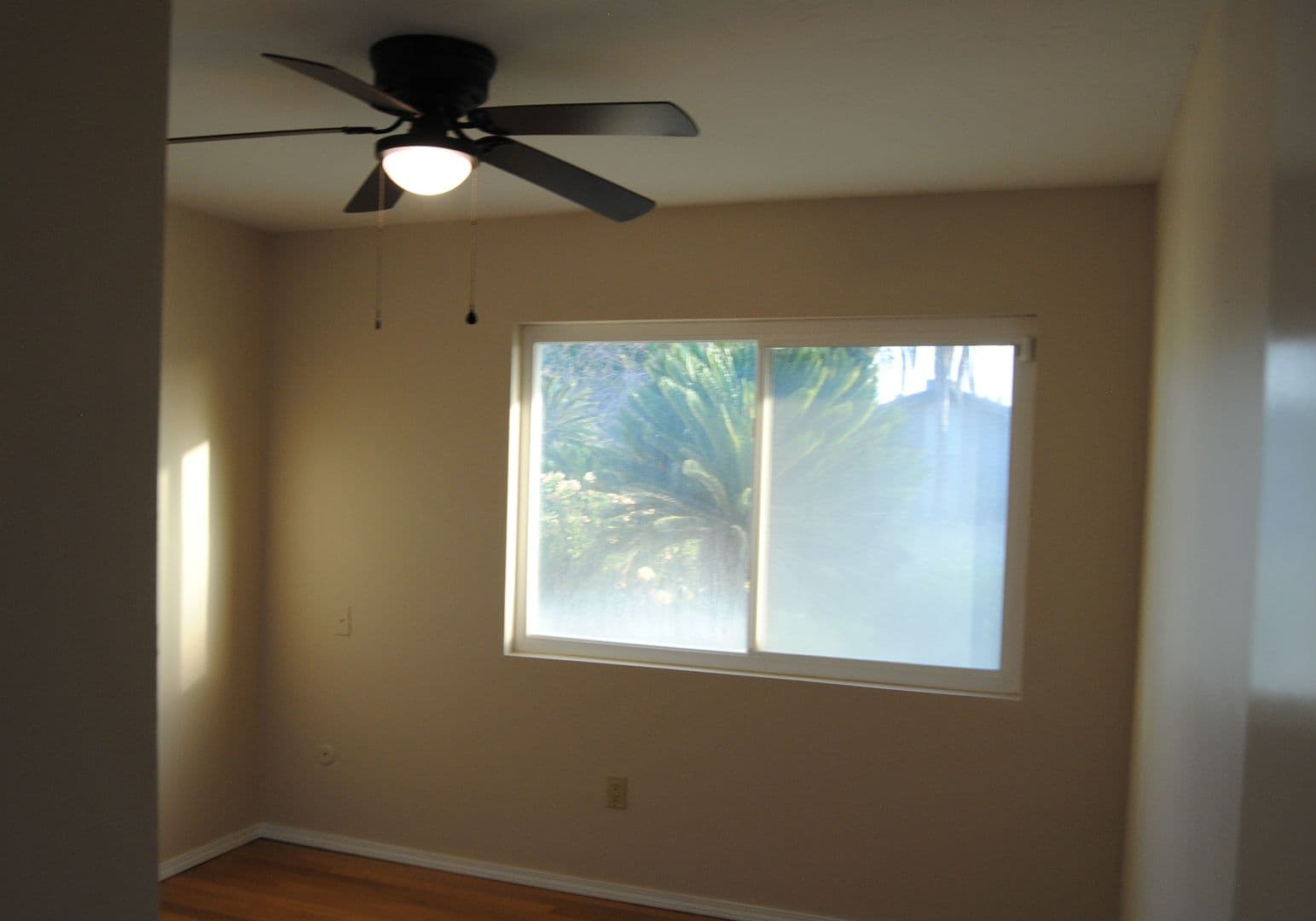 BAKERSFIELD House: 924 MONTCLAIR STREET