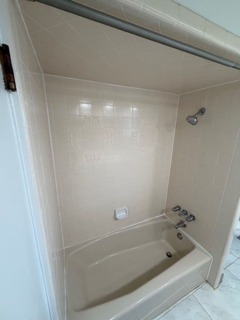 BAKERSFIELD House: 8908 THURBER LANE