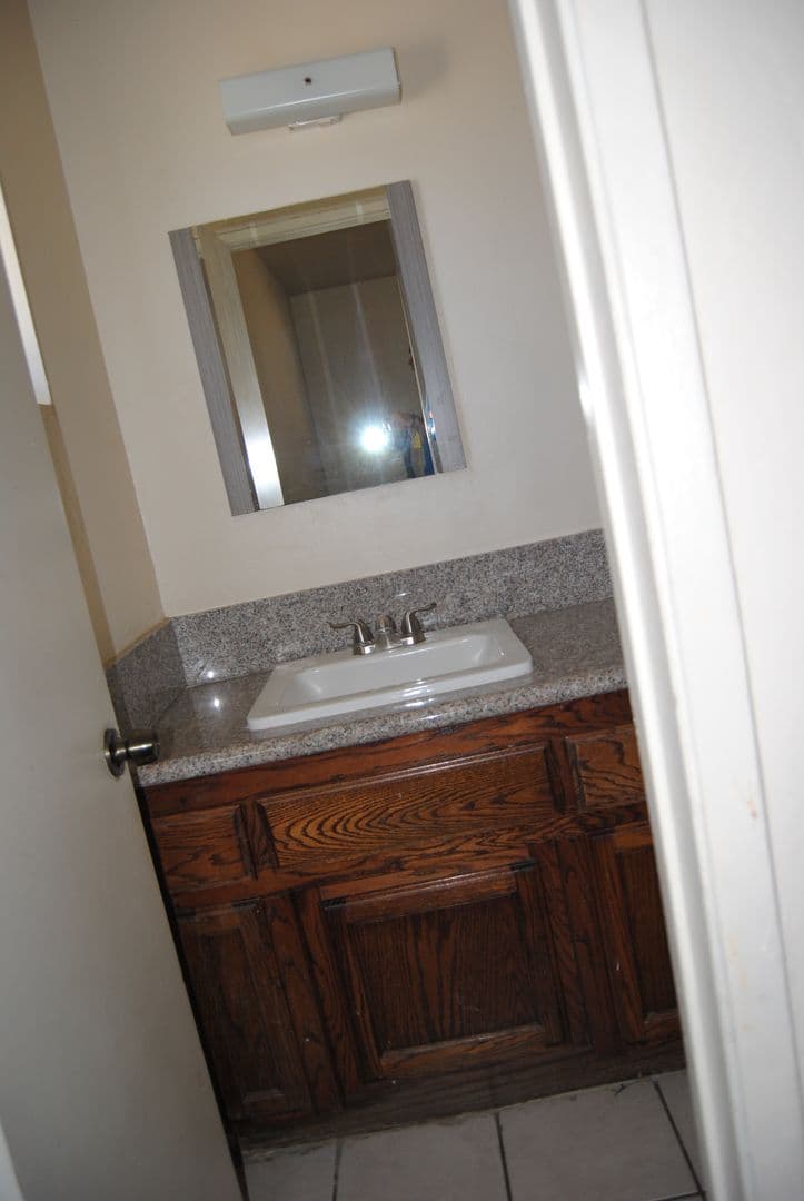 BAKERSFIELD House: 3900 MARILYN PLACE