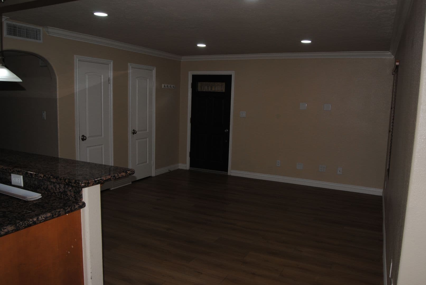 BAKERSFIELD Condo: 3700 Q ST. APT#111