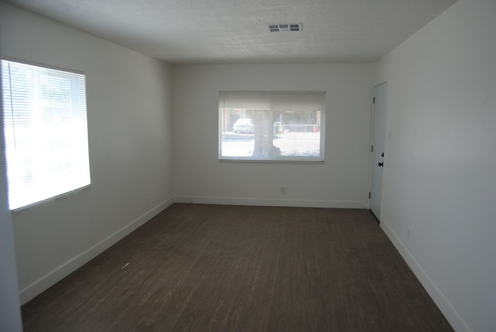 BAKERSFIELD House: 5812 CLAYTON ST.