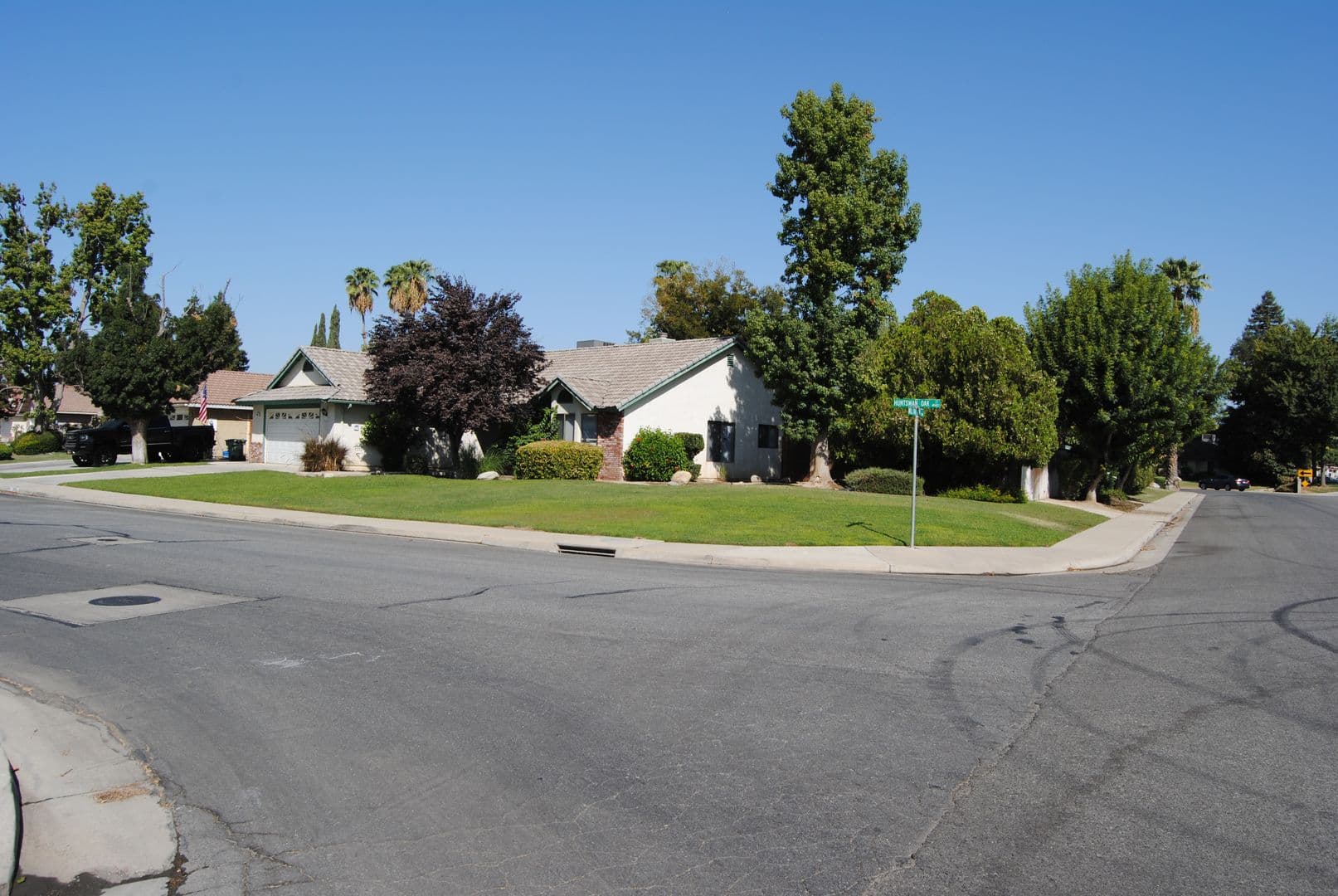 BAKERSFIELD House: 9400 HUNTSMAN OAK CT.