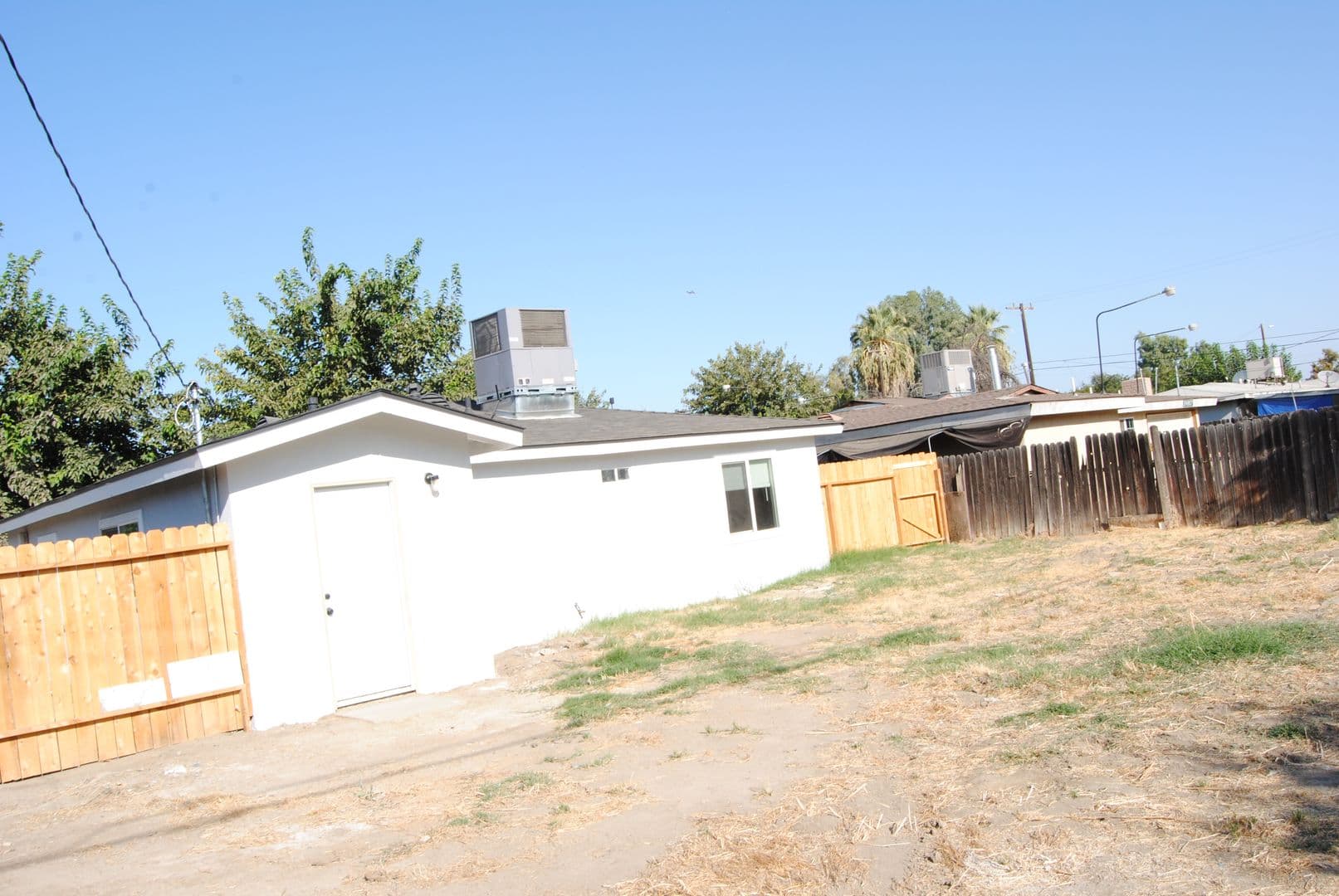 BAKERSFIELD House: 5812 CLAYTON ST.