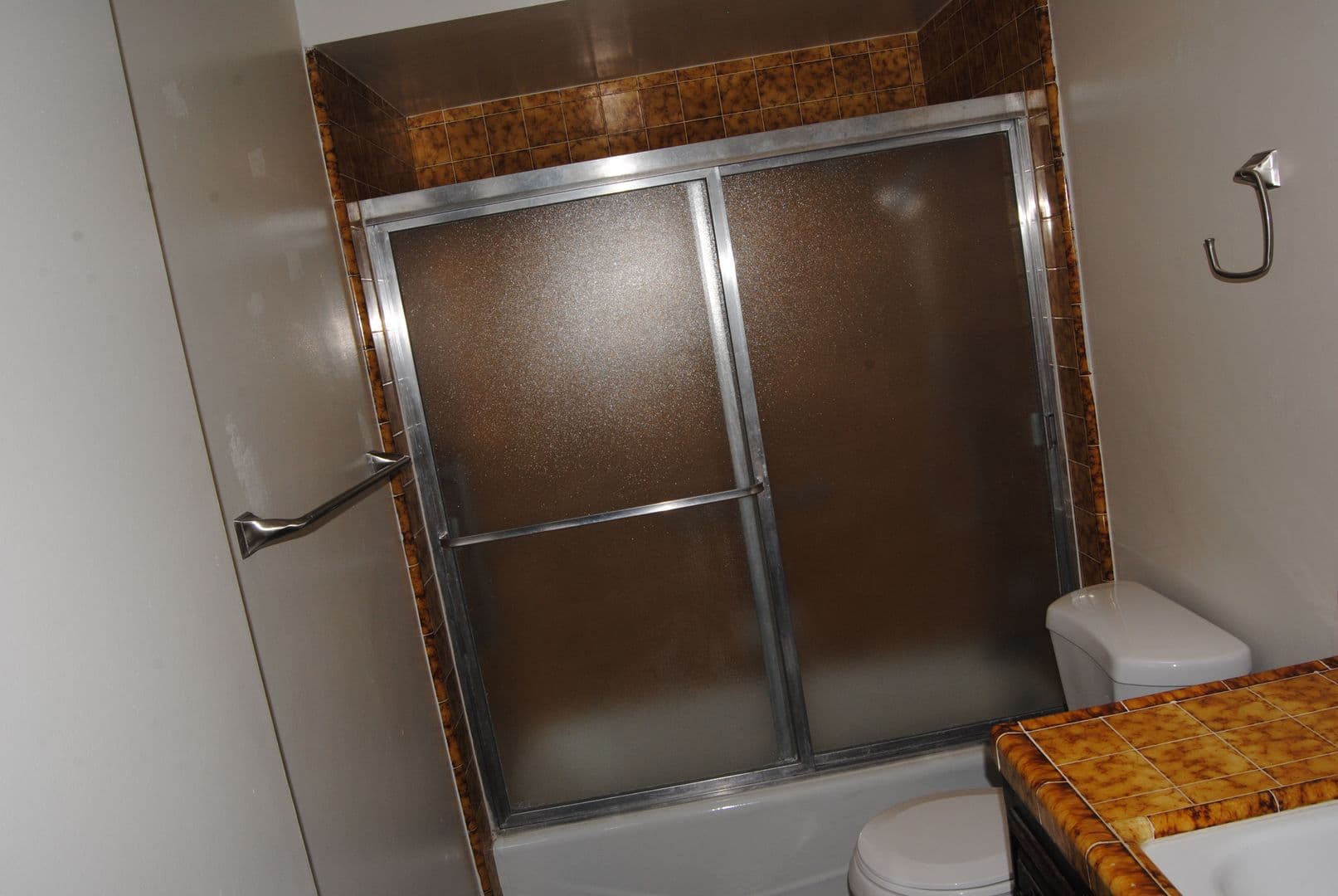 BAKERSFIELD Apartment: 7605 QUAILWOOD DR. #A-D
