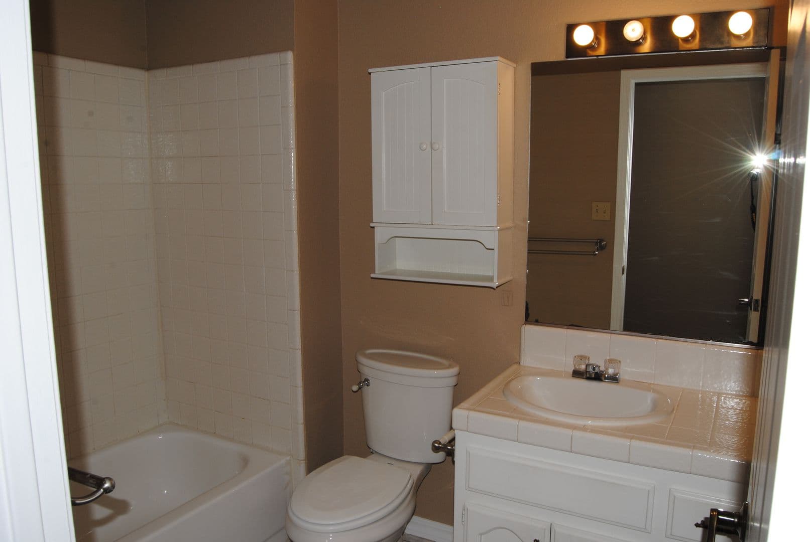 BAKERSFIELD House: 9400 HUNTSMAN OAK CT.