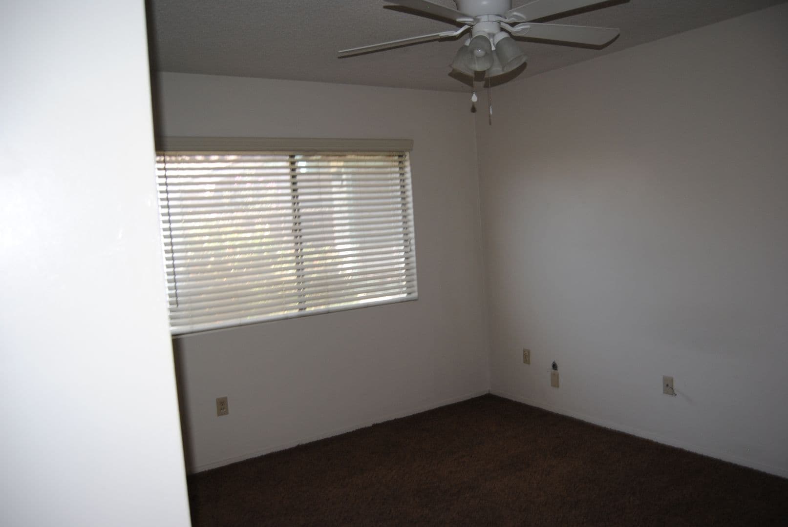 BAKERSFIELD Apartment: 7605 QUAILWOOD DR. #A-D