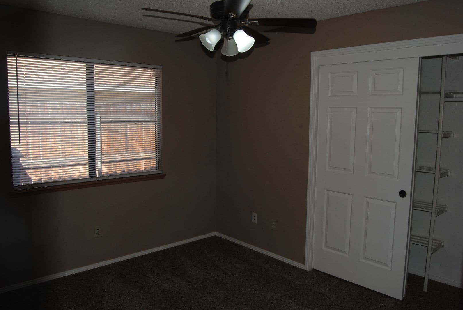 BAKERSFIELD House: 9400 HUNTSMAN OAK CT.