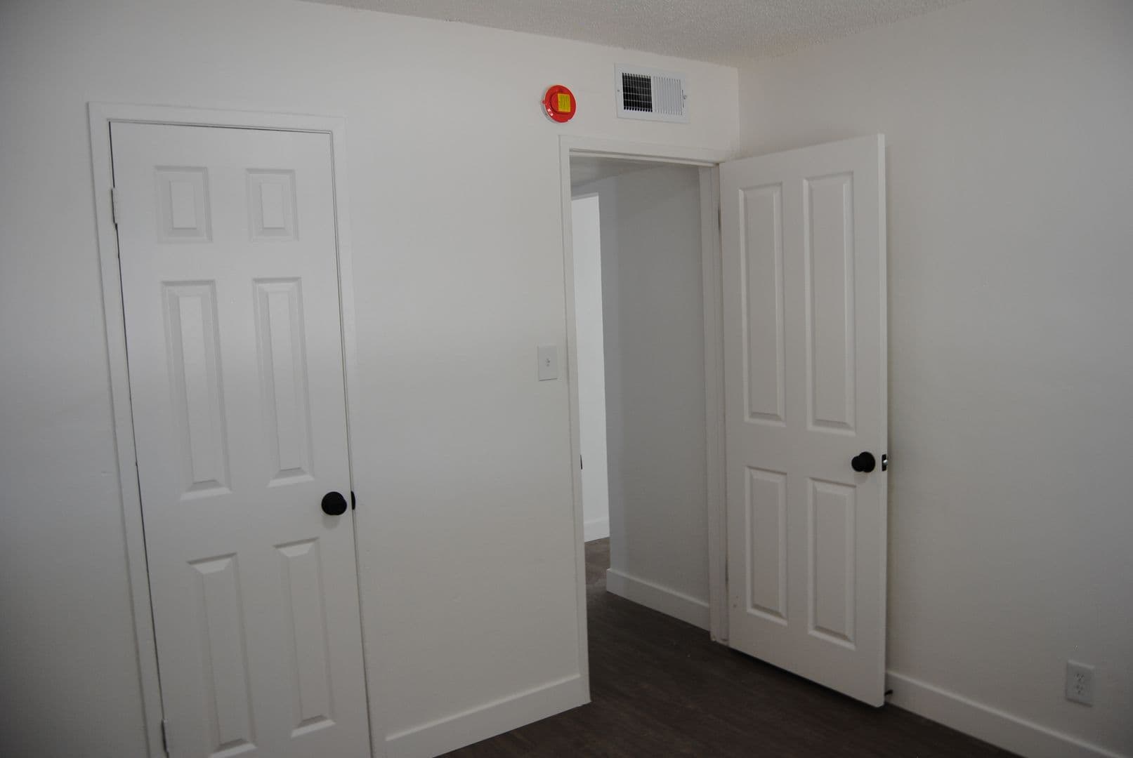 BAKERSFIELD House: 5812 CLAYTON ST.