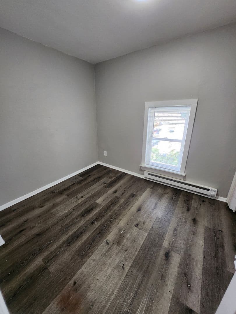 Pen Argyl Apartment: 500-502 W Pennsylvania Ave
