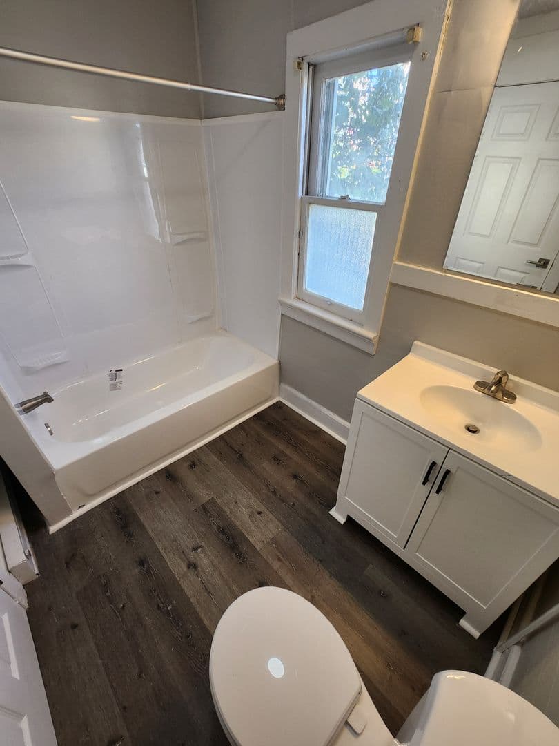 Pen Argyl Apartment: 500-502 W Pennsylvania Ave
