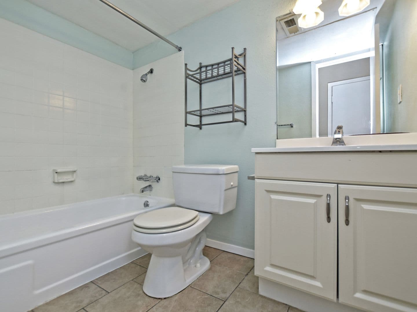 Austin Apartment: 408 W 37th St