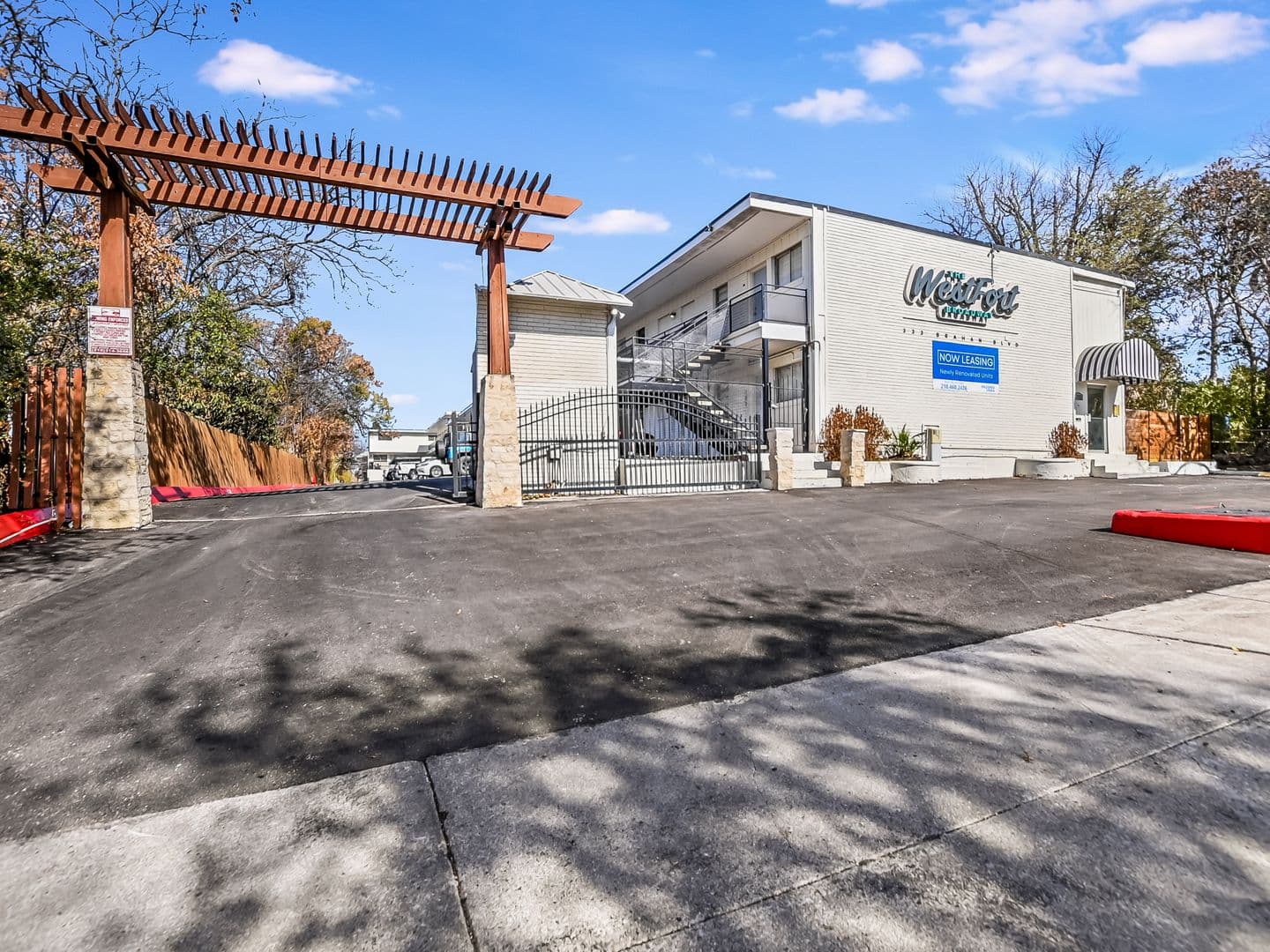 San Antonio Apartment: 333 Brahan Blvd