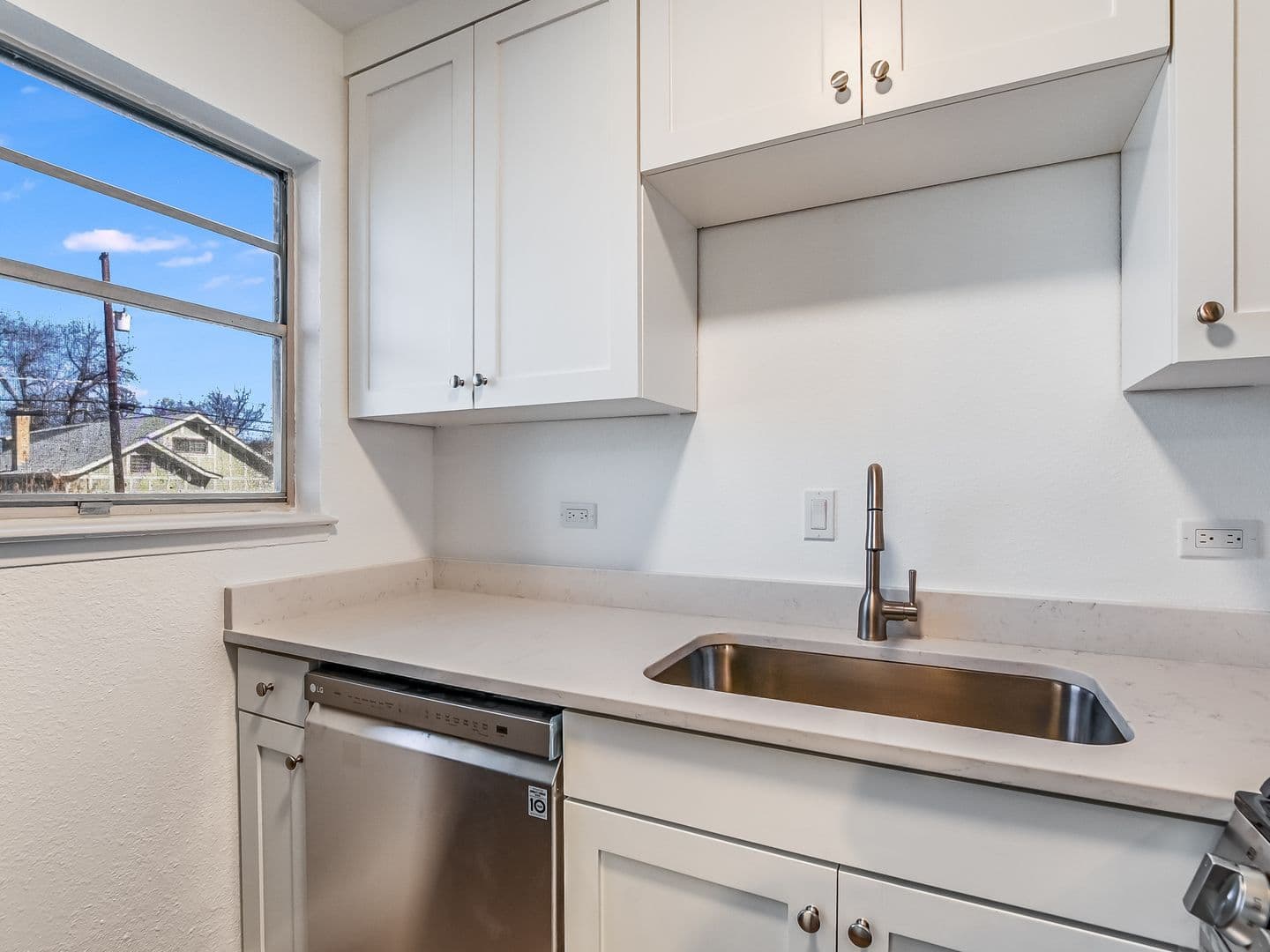 San Antonio Apartment: 333 Brahan Blvd