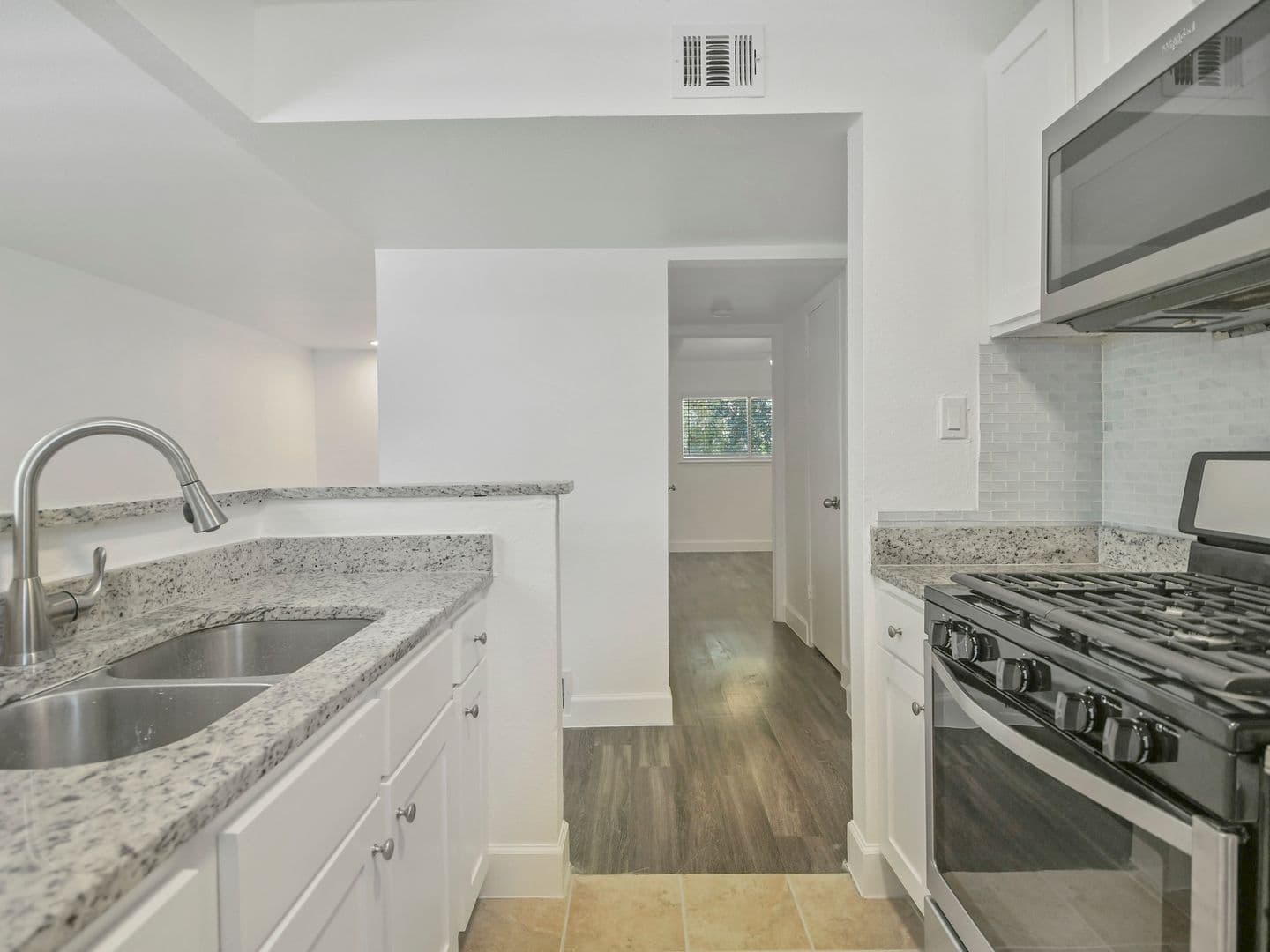 San Antonio Apartment: 333 Brahan Blvd